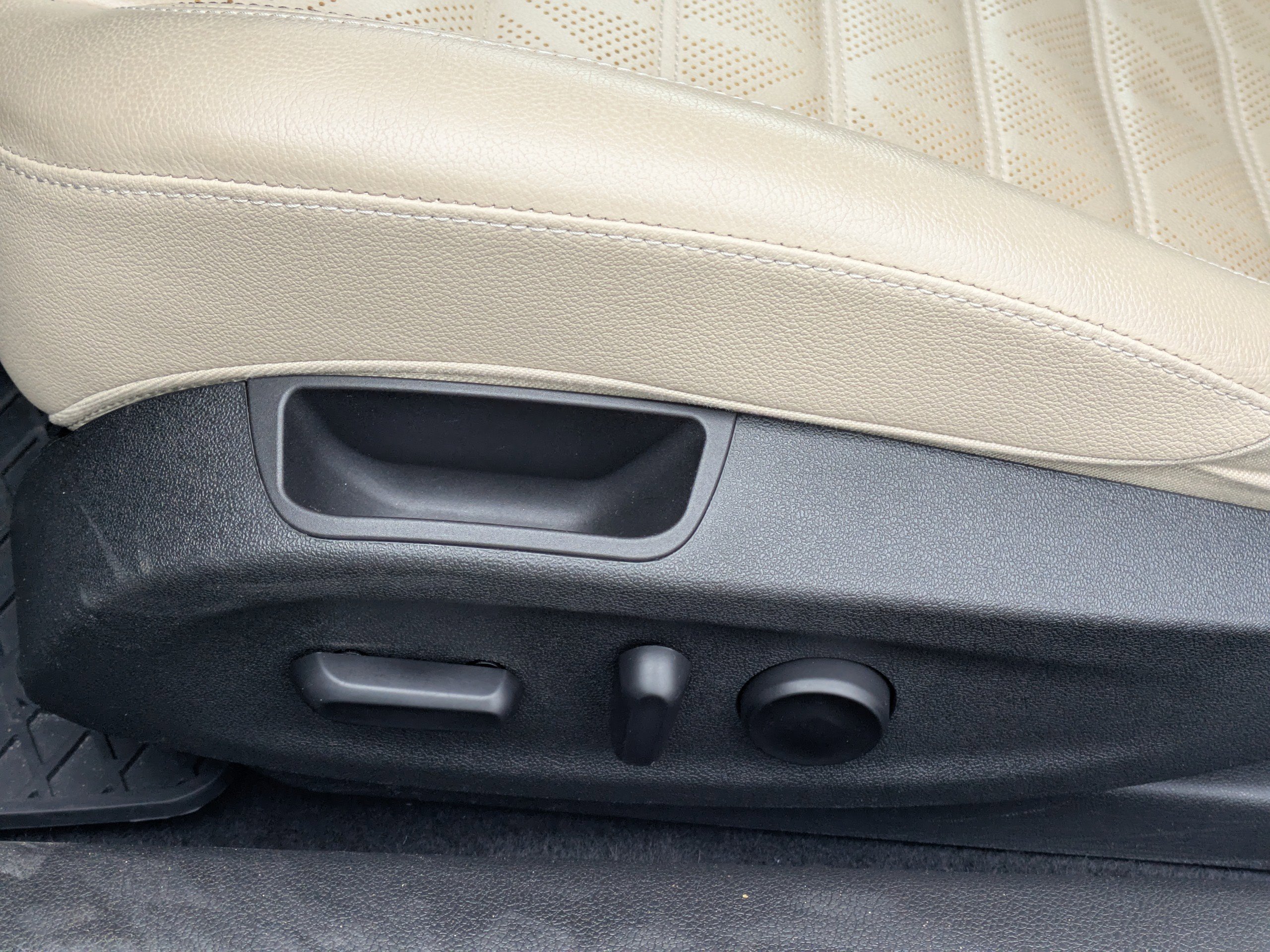 Used 2017 Buick Cascada Premium image 23