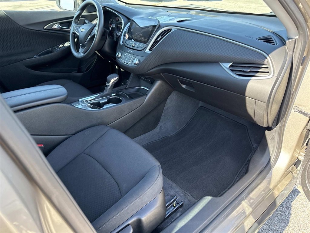 Used 2025 Chevrolet Malibu LT image 27