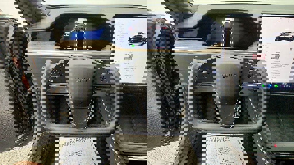 Used 2021 Tesla Model S Plaid image 12