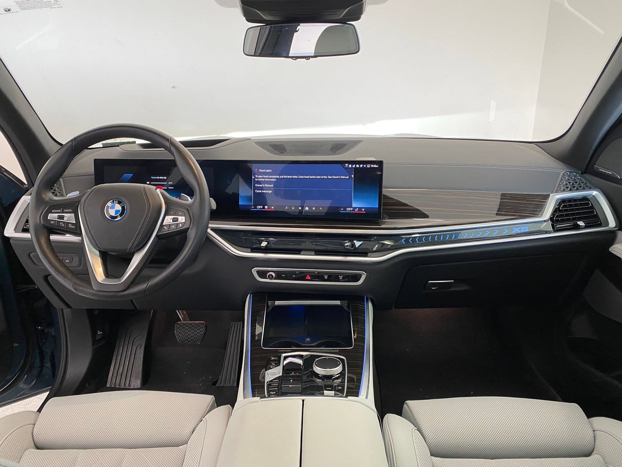 Used 2025 BMW X5 xDrive50e w/ Premium Package image 15