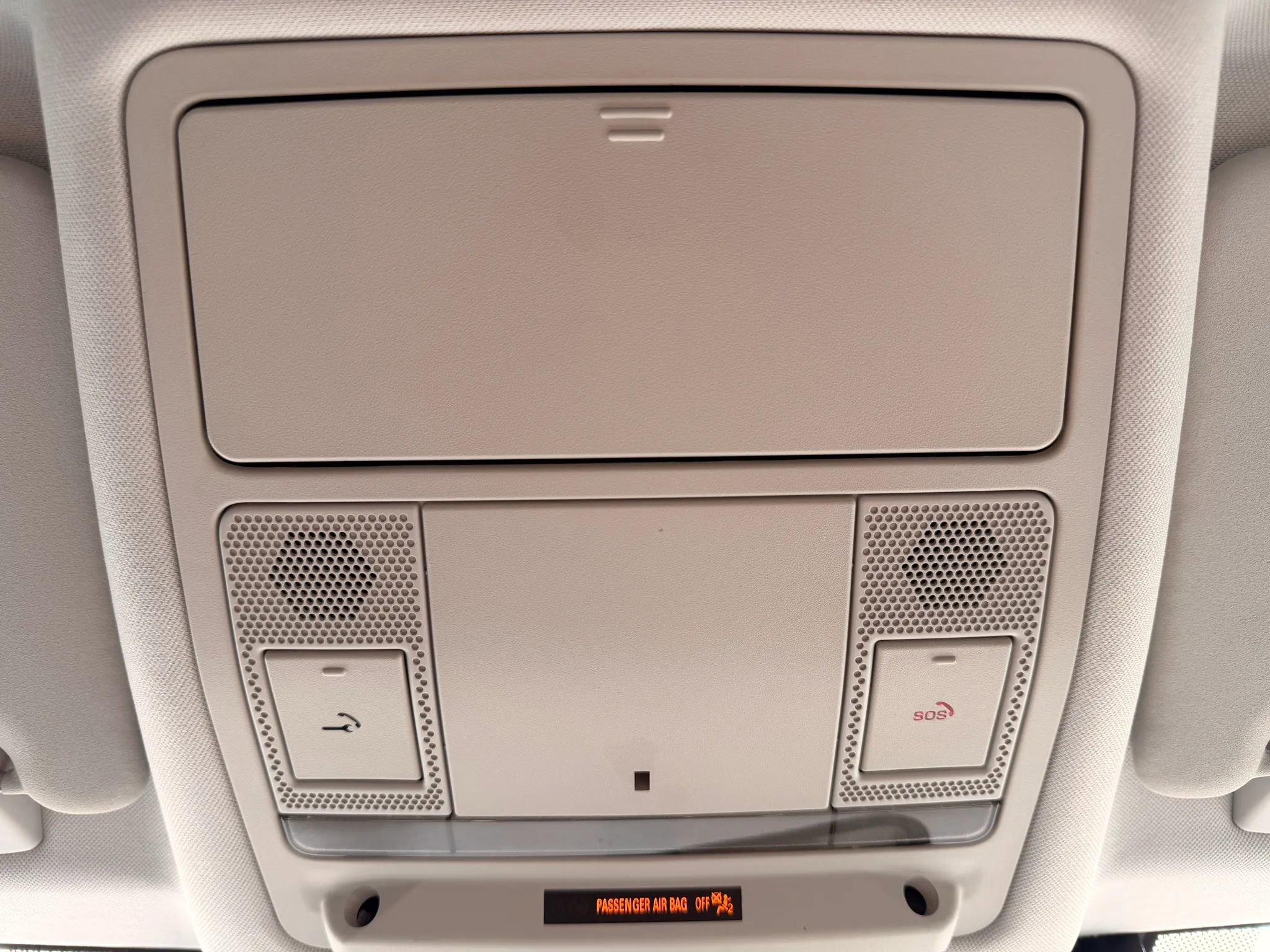 Used 2017 Land Rover Discovery Sport SE image 22