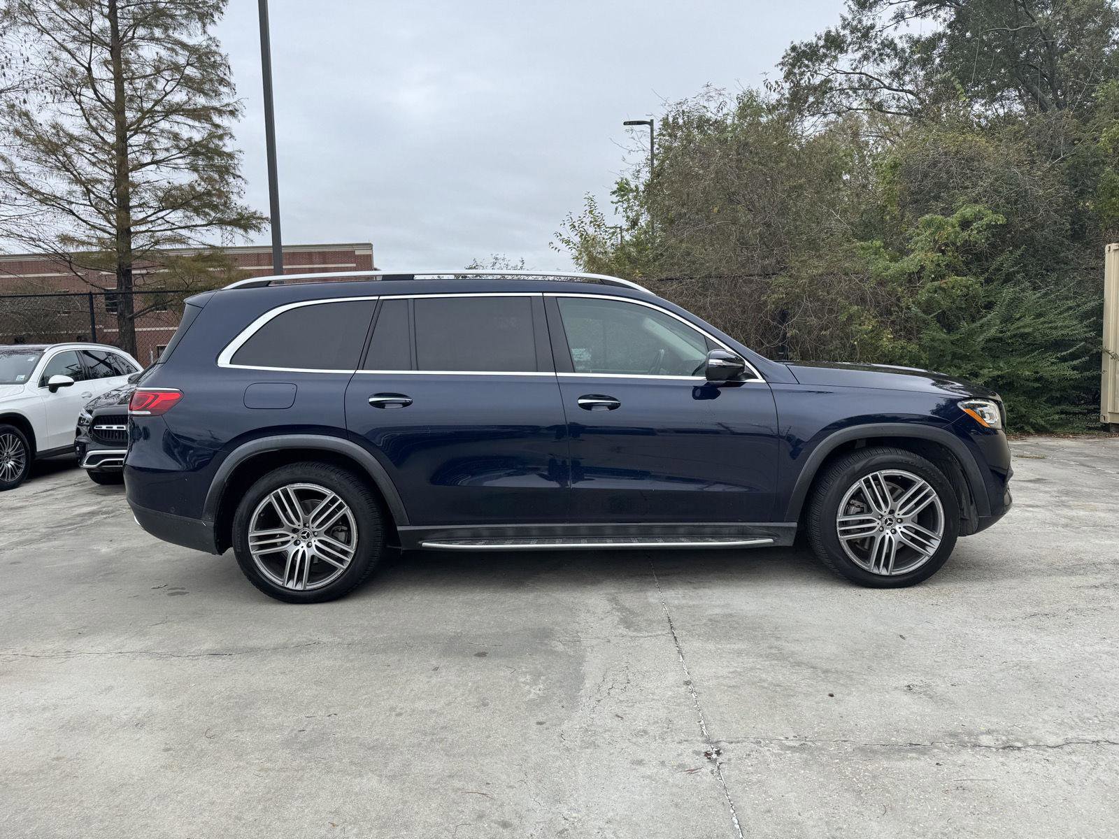 Used 2021 Mercedes-Benz GLS 450 4MATIC image 29