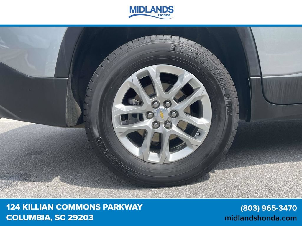 Used 2023 Chevrolet Traverse LS w/ Safety Package FWD image 7