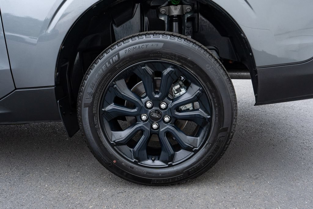 Used 2024 Ford Maverick Lariat w/ Black Appearance Package FWD image 32