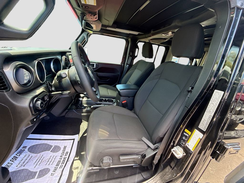 Used 2023 Jeep Wrangler Unlimited w/ Sun & Screen Package AWD/4WD image 23