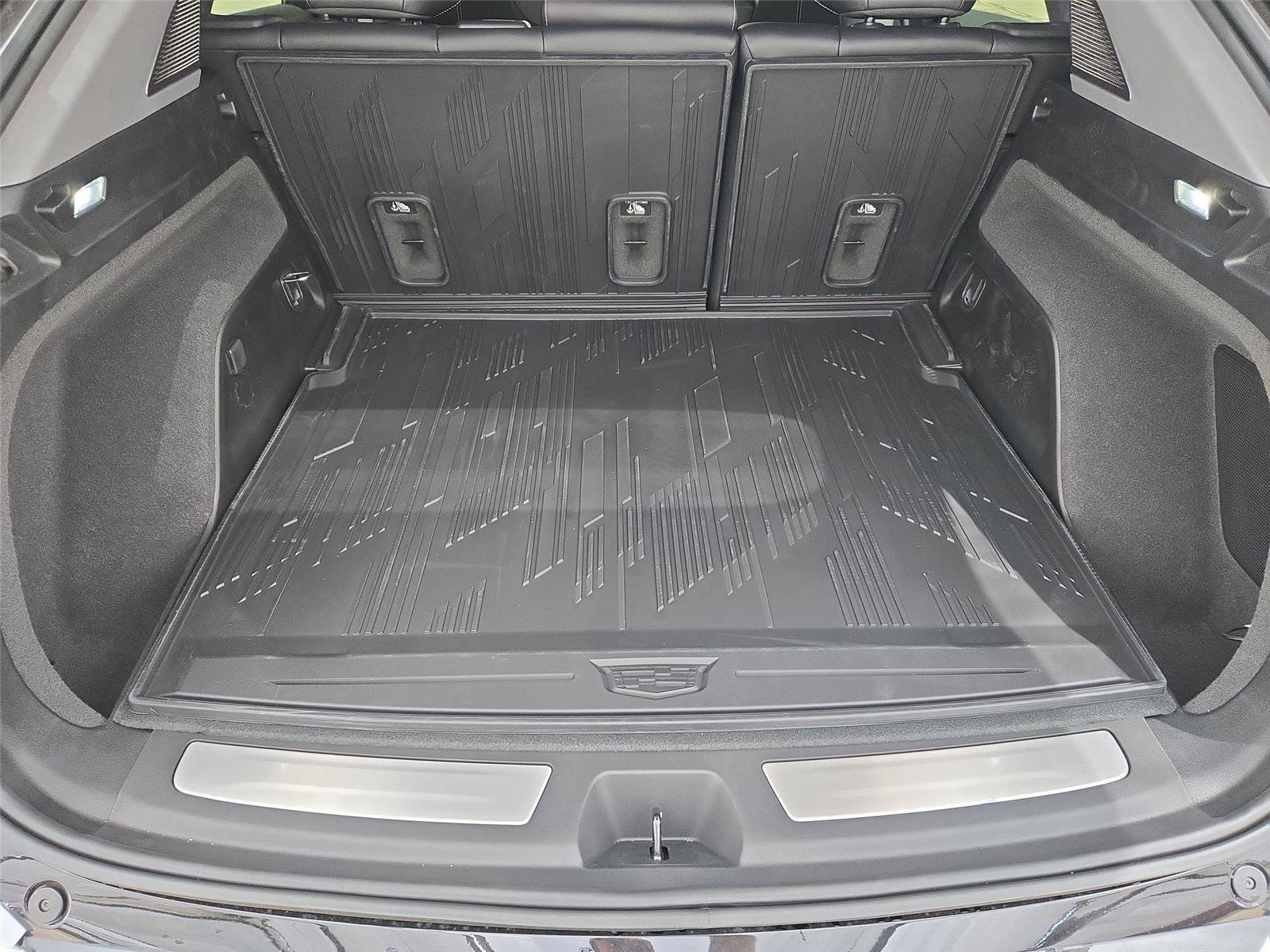 New 2026 Cadillac Optiq Luxury 1 w/ LPO, Floor Liner Package AWD/4WD image 29