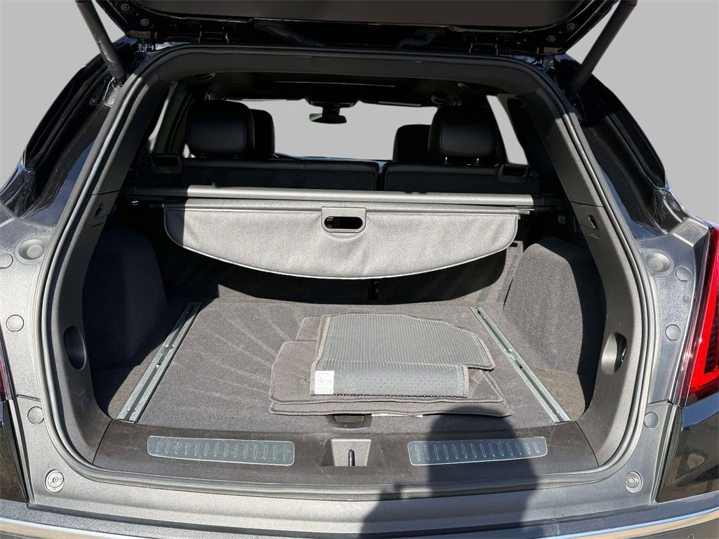 Used 2025 Cadillac XT5 Premium Luxury image 17
