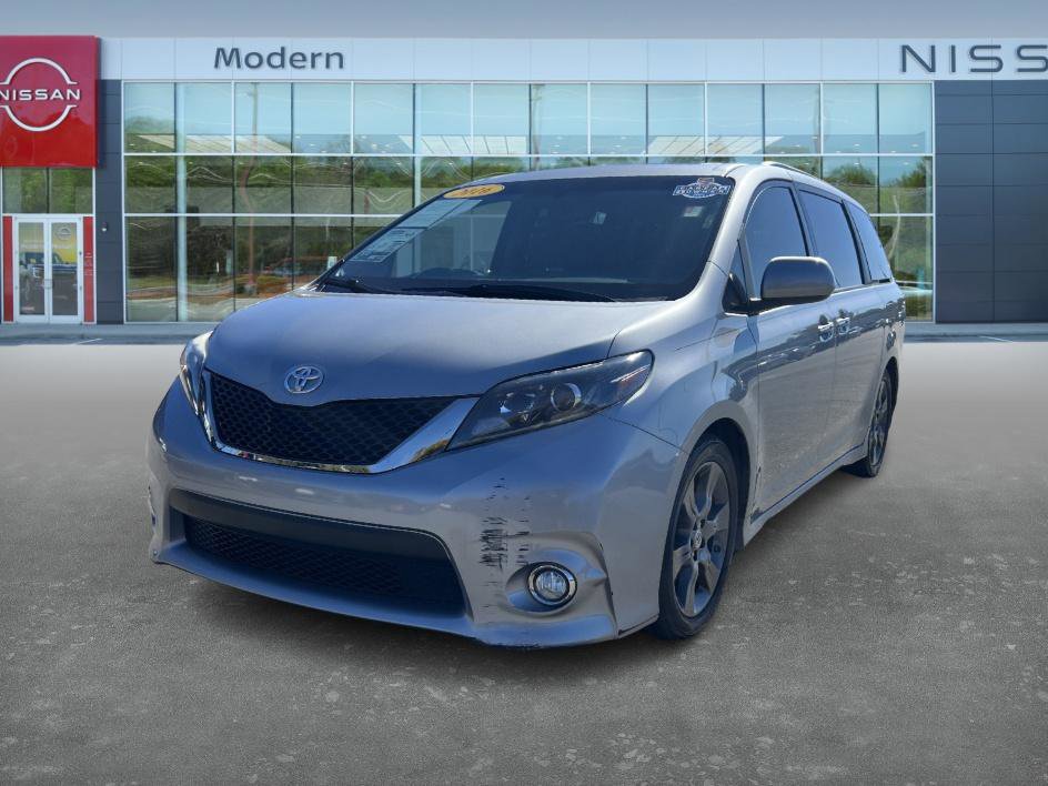 Used 2016 Toyota Sienna SE