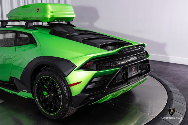 Used 2024 Lamborghini Huracan Sterrato image 18