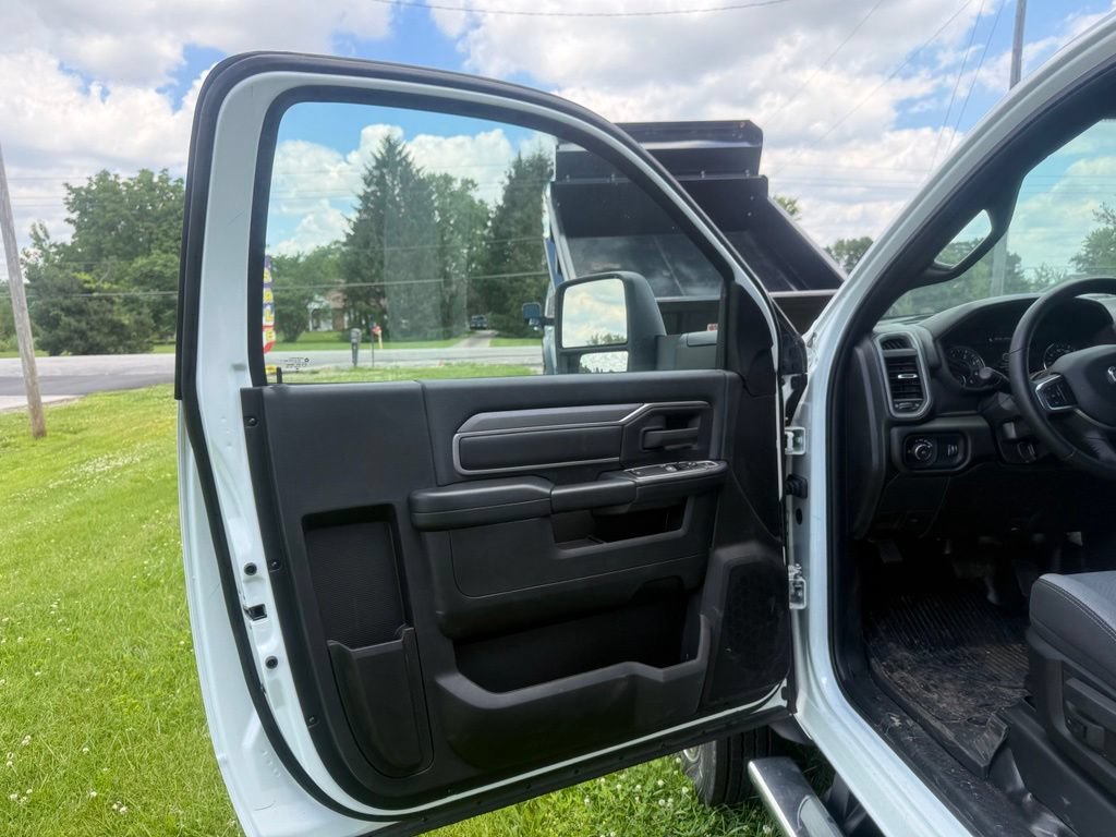New 2024 RAM 5500 Tradesman w/ Safety Group AWD/4WD image 16