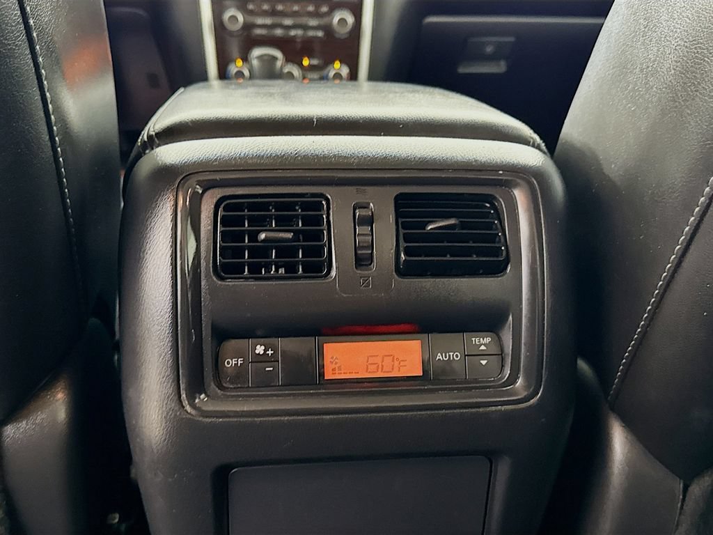 Used 2013 Nissan Pathfinder SL FWD image 31