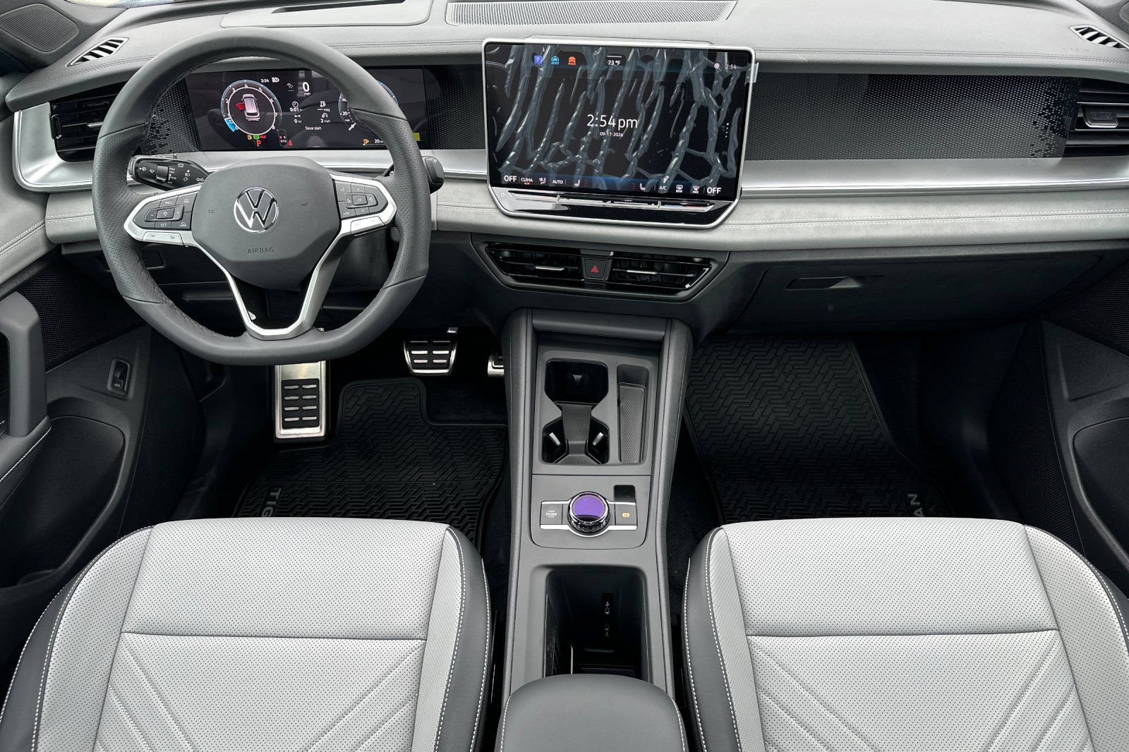 New 2026 Volkswagen Tiguan SE R-Line AWD/4WD image 13
