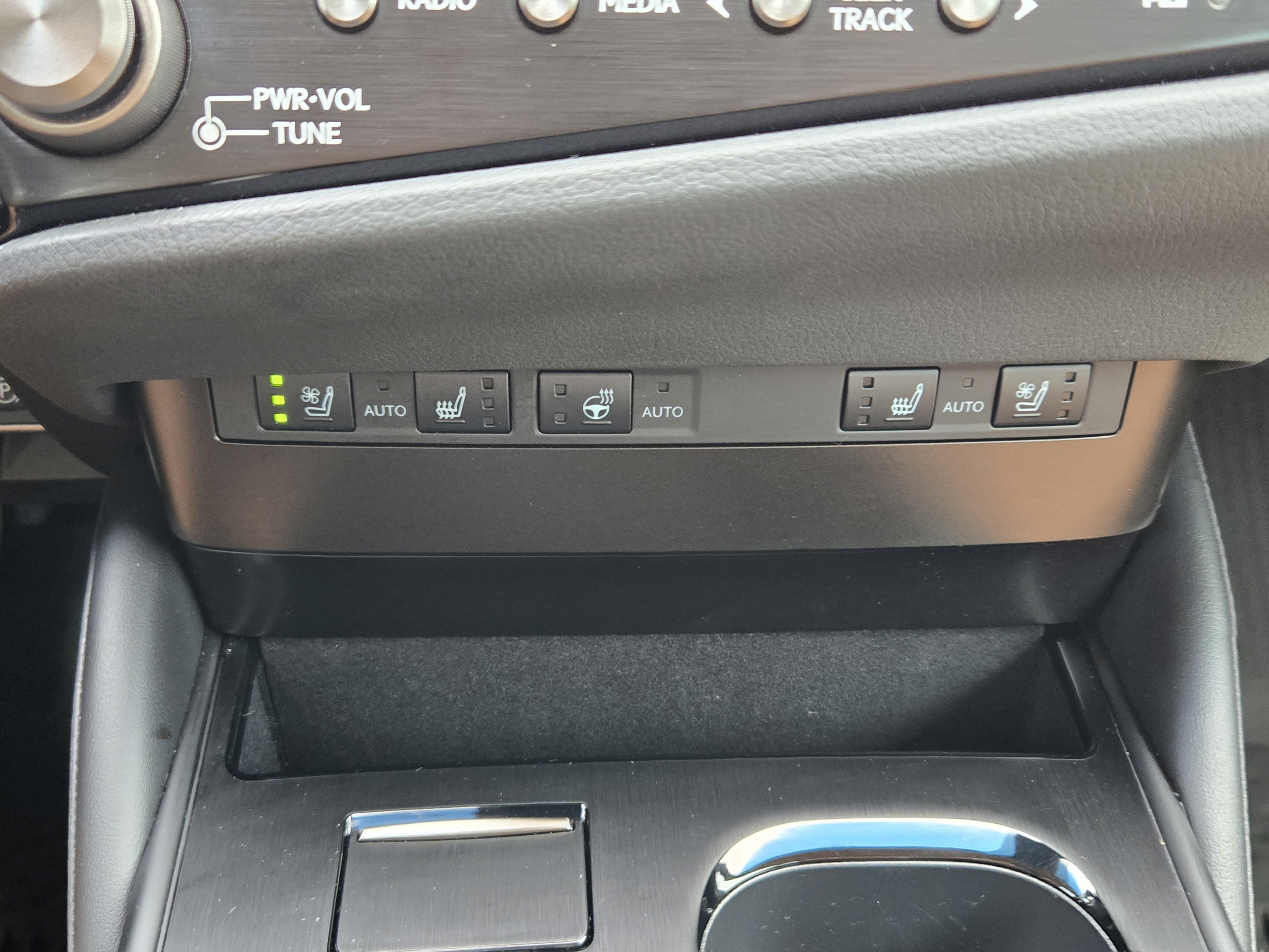Used 2025 Lexus ES 350 w/ Premium Package FWD image 16