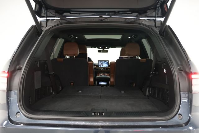 Used 2022 Lincoln Aviator Grand Touring w/ Equipment Group 301A AWD/4WD image 17
