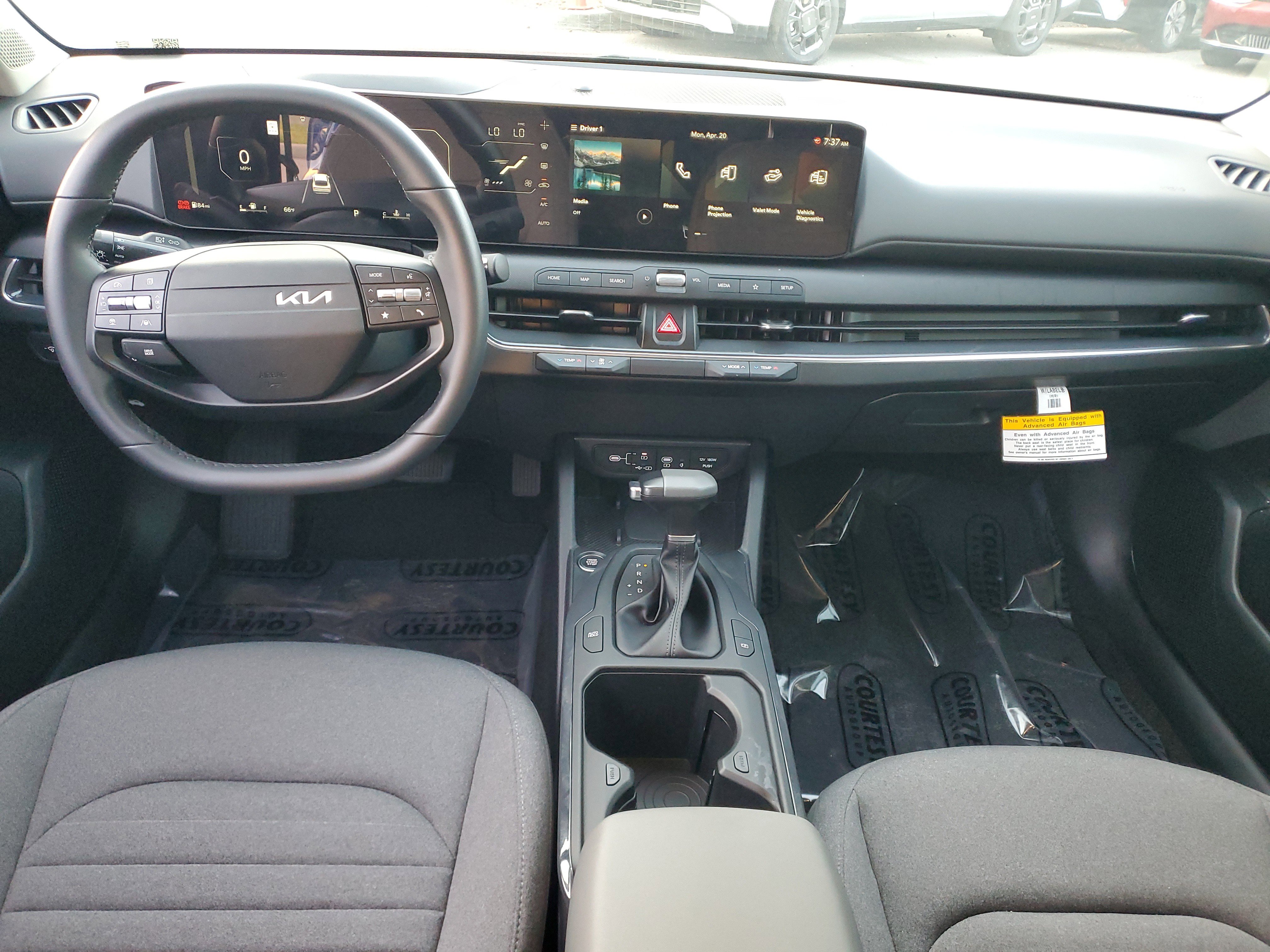 Used 2025 Kia K4 EX image 13