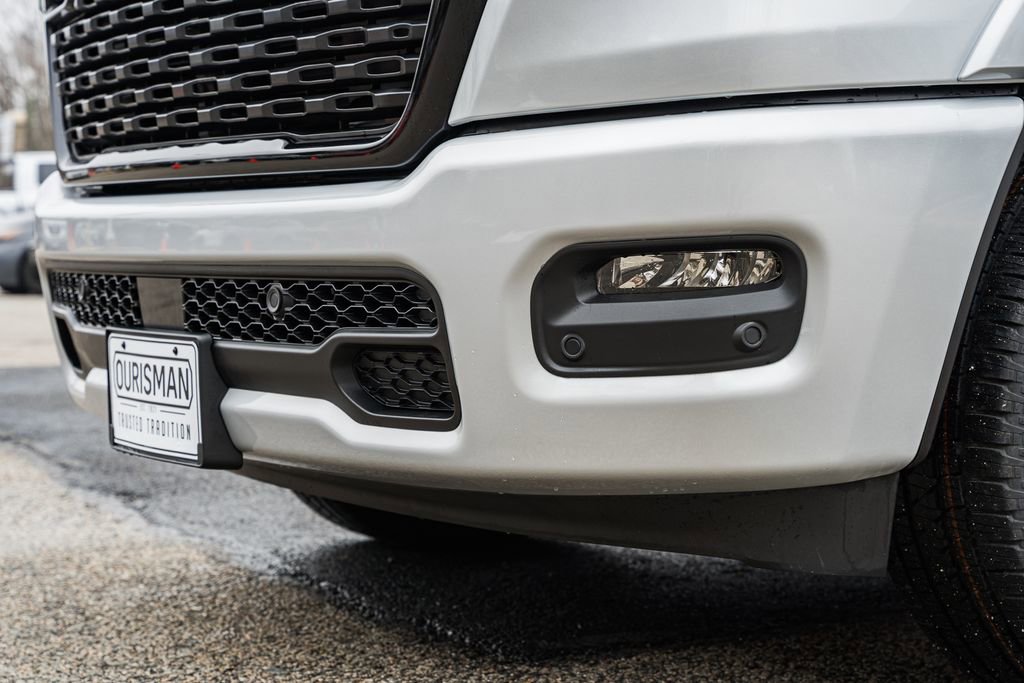 New 2026 RAM 1500 4x4 Crew Cab image 15