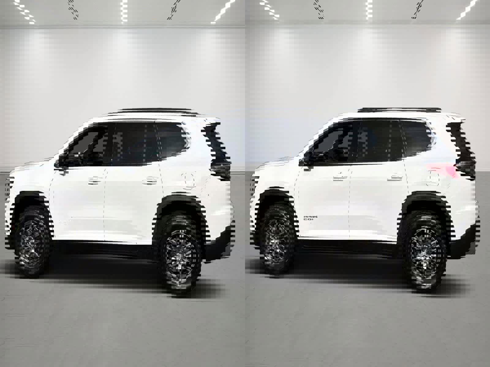 Used 2025 GMC Acadia Elevation image 2