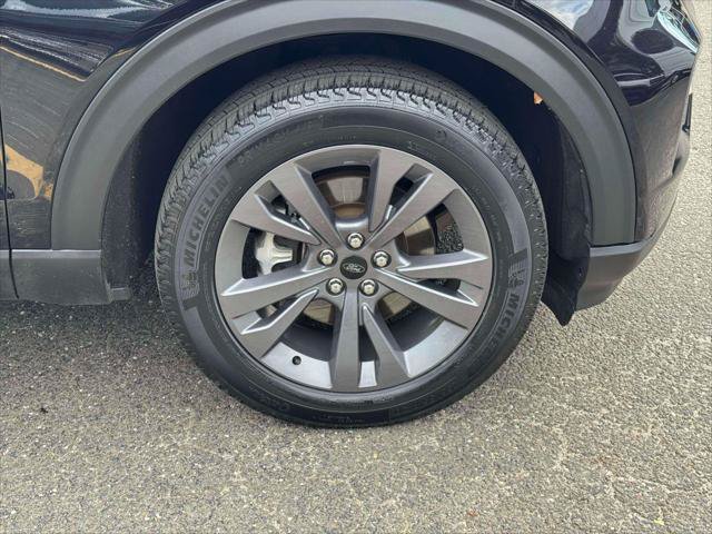 Used 2023 Ford Explorer XLT w/ Equipment Group 202A AWD/4WD image 9