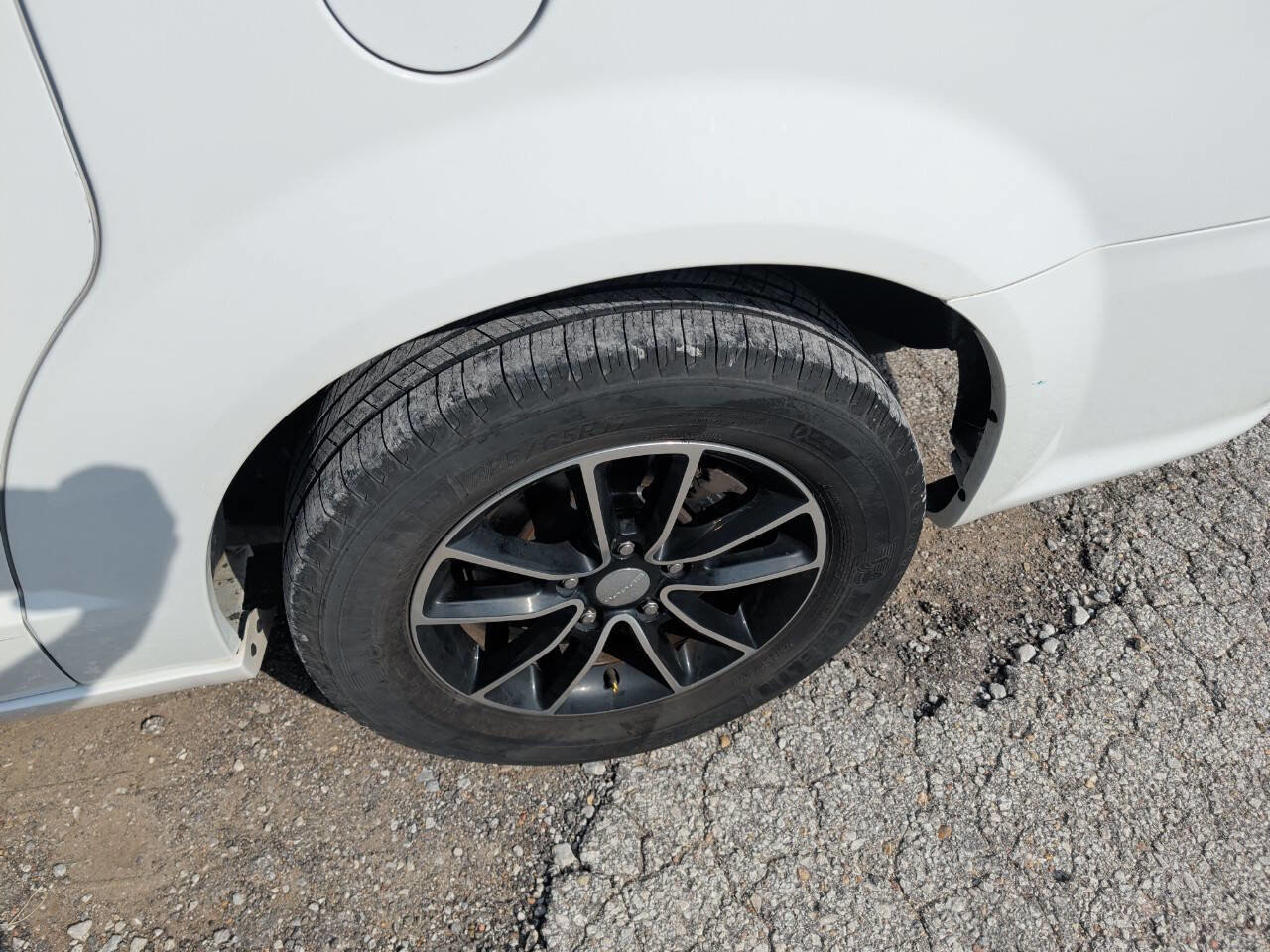 Used 2017 Dodge Grand Caravan GT image 11