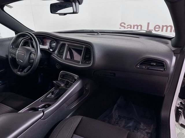 Used 2022 Dodge Challenger SXT image 26