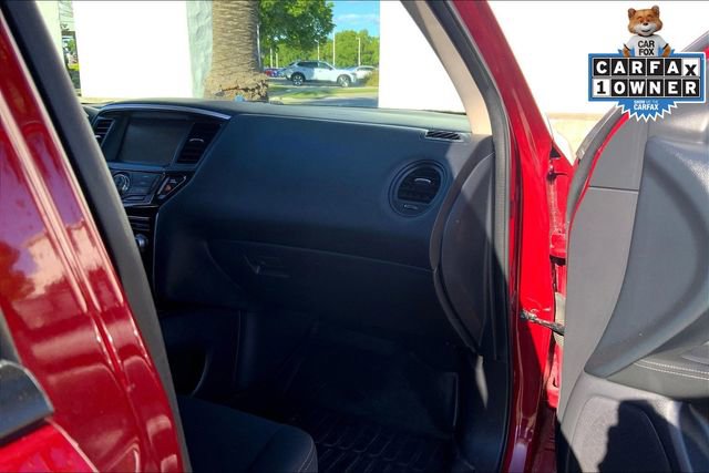 Used 2018 Nissan Pathfinder S image 16