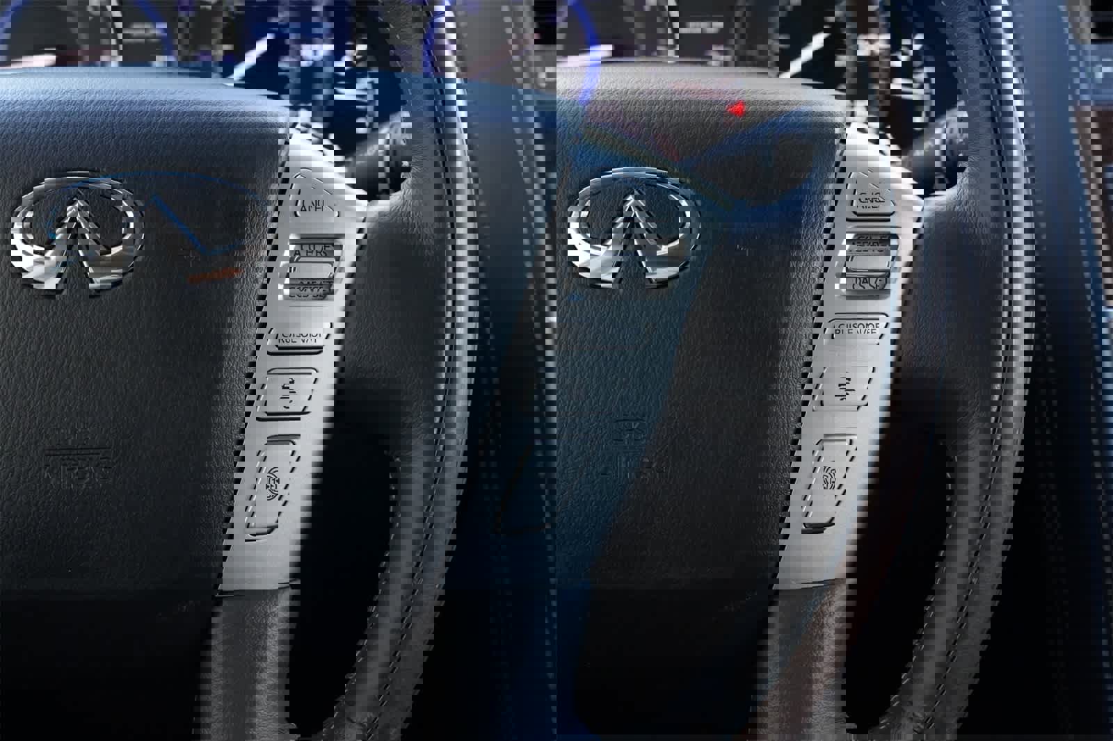 Used 2017 INFINITI QX80 2WD w/ Driver Assistance Package image 11