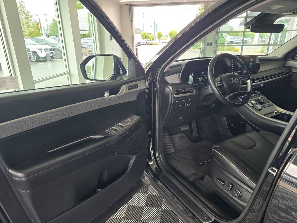 Used 2025 Hyundai Palisade SEL AWD/4WD image 32