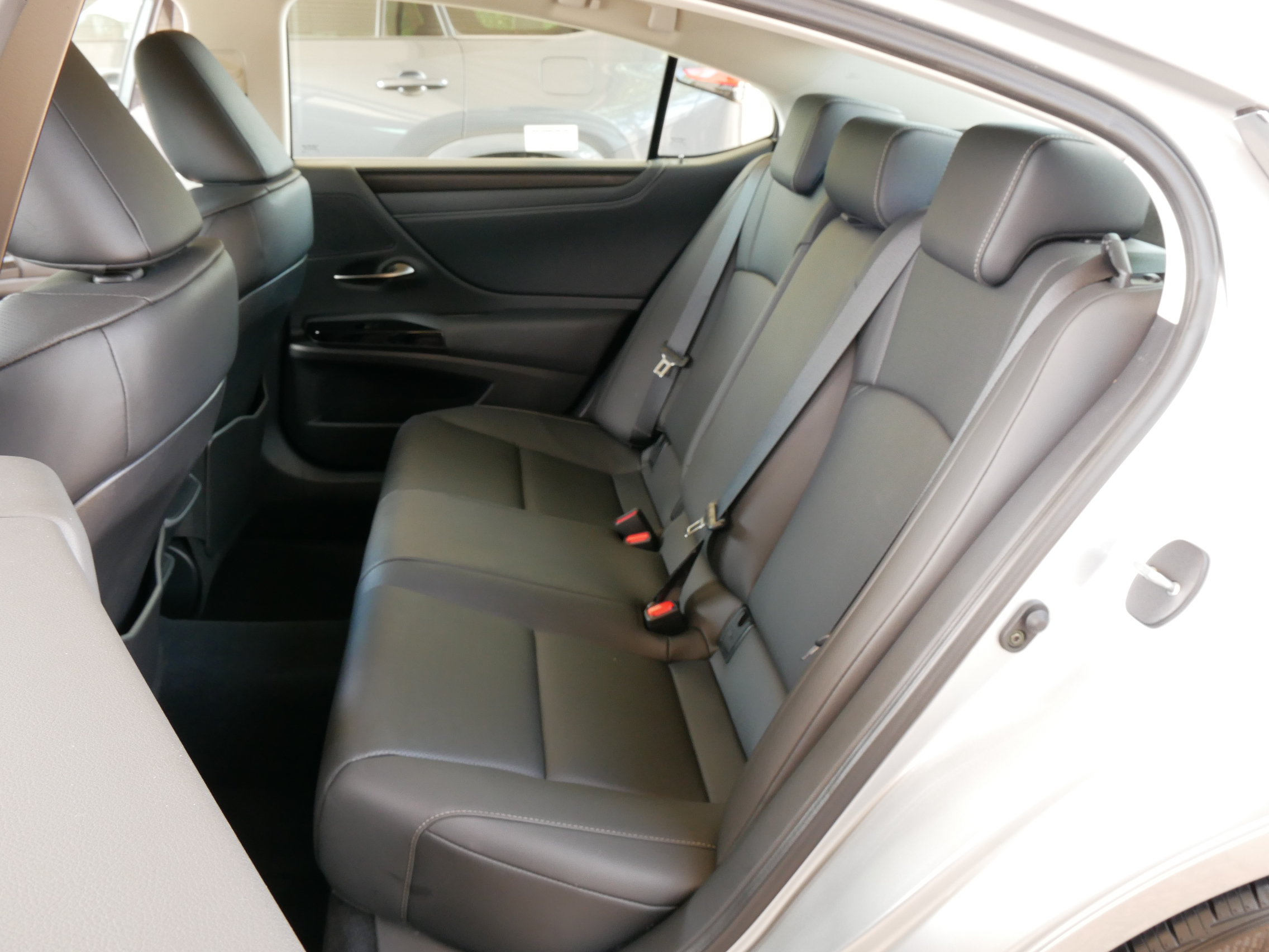 Certified 2025 Lexus ES 350 w/ Premium Package FWD image 20