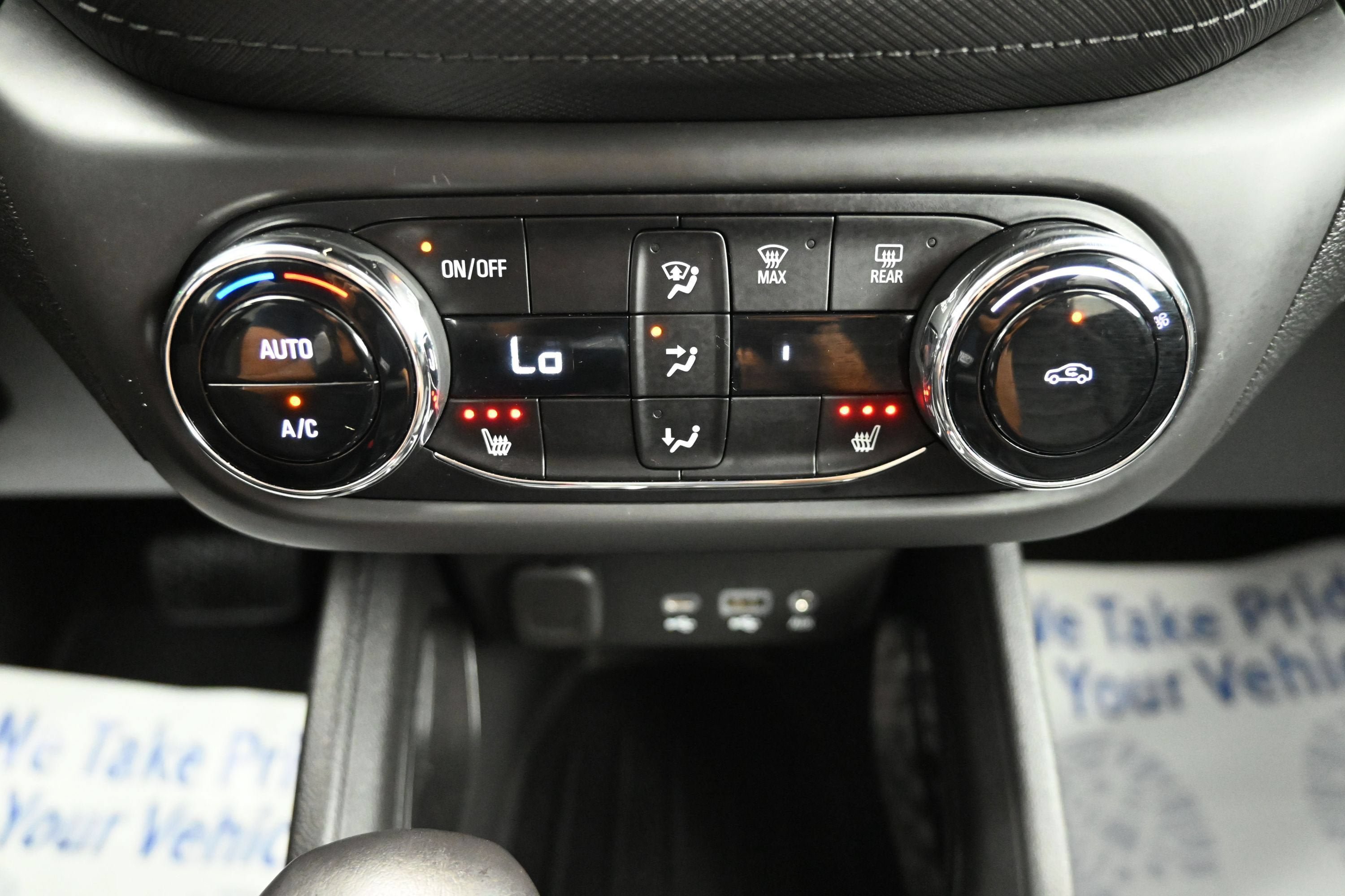 Used 2021 Chevrolet TrailBlazer LT w/ Premium Seating Package AWD/4WD image 17