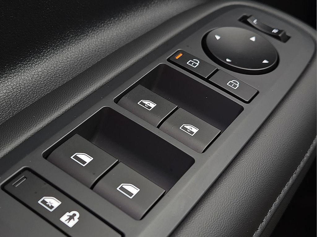 Used 2026 Hyundai Santa Fe SEL FWD image 18