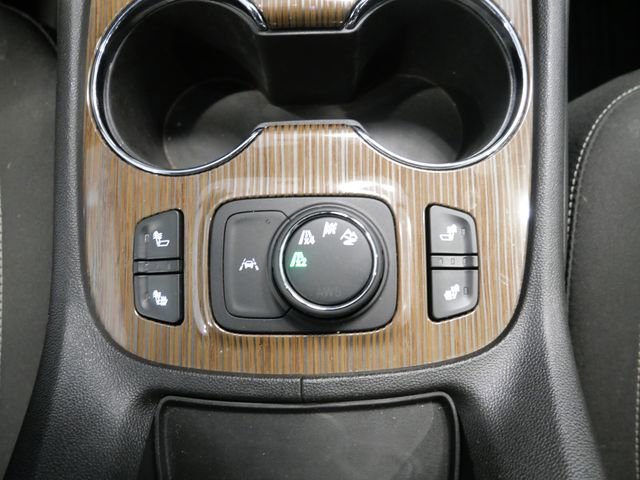 Used 2023 GMC Acadia SLE w/ Driver Convenience Package image 30