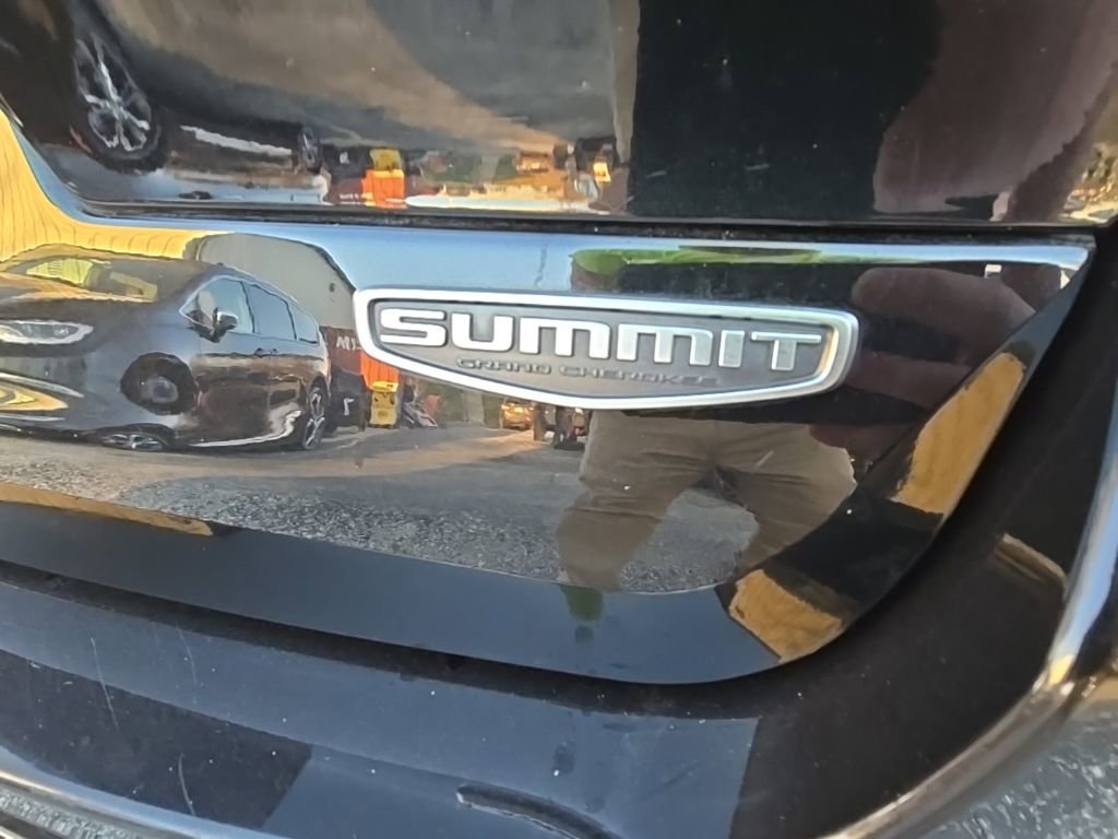 Used 2021 Jeep Grand Cherokee L Summit w/ Advanced Protech Group IV image 15