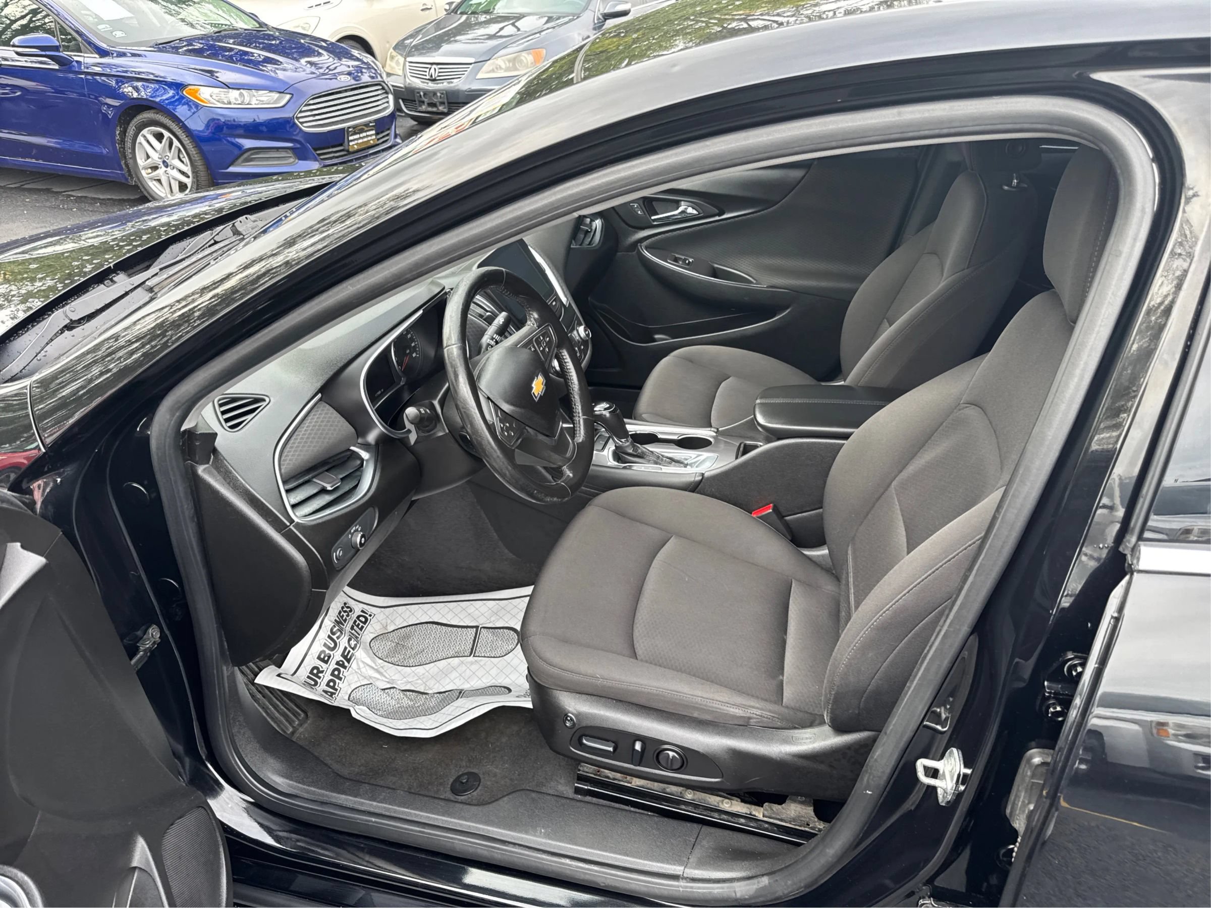 Used 2018 Chevrolet Malibu LT FWD image 10