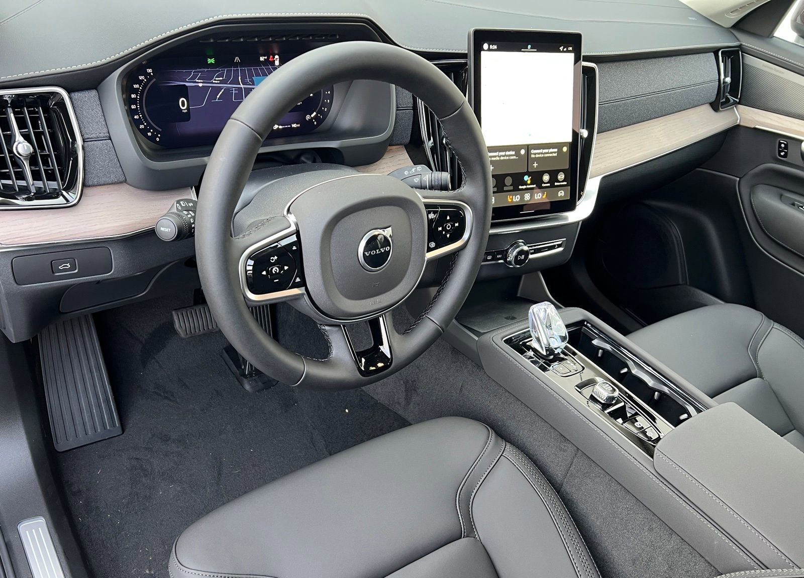 New 2026 Volvo XC90 B6 Plus w/ Protection Package Premier image 11