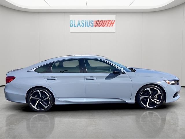 Used 2022 Honda Accord Sport image 2
