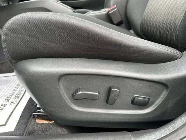 Used 2019 Nissan Rogue AWD image 12