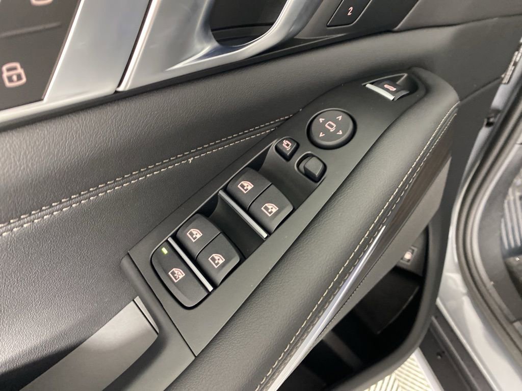 New 2026 BMW X5 xDrive50e w/ Climate Comfort Package image 8