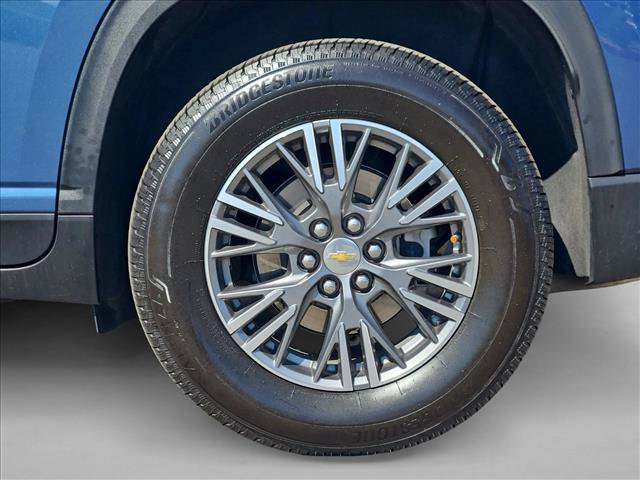 Used 2025 Chevrolet Traverse LT w/ Driver Confidence Package FWD image 30