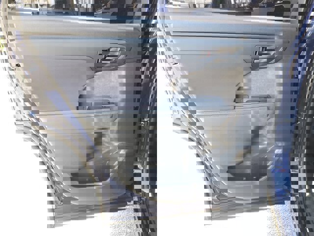 Used 2023 Toyota Highlander L image 9