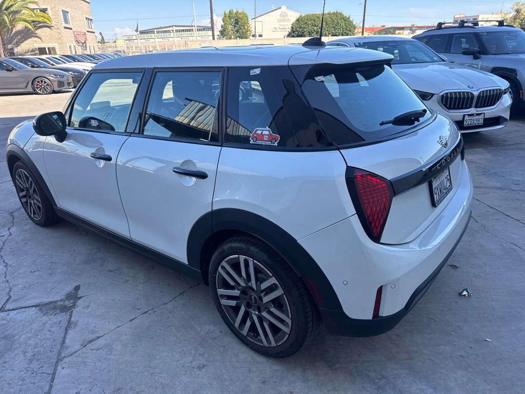 Used 2026 MINI Cooper 4-Door Hardtop FWD image 5