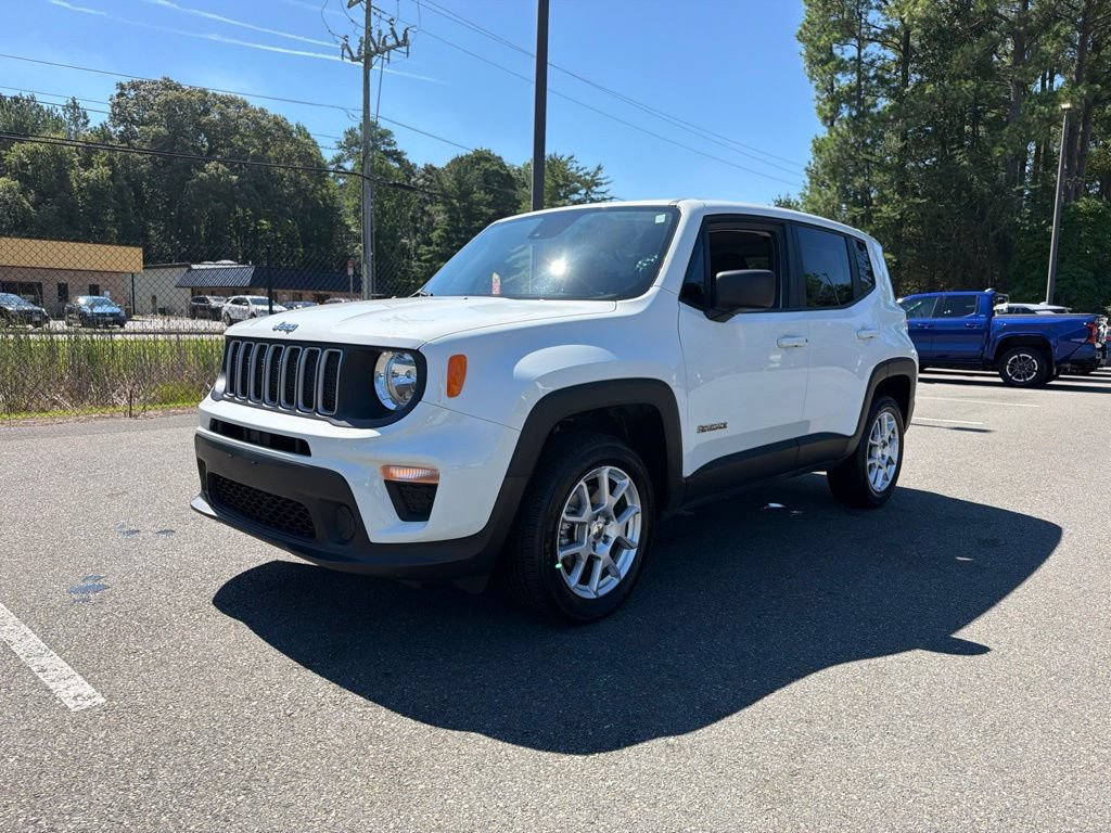 Used 2023 Jeep Renegade Latitude AWD/4WD image 1