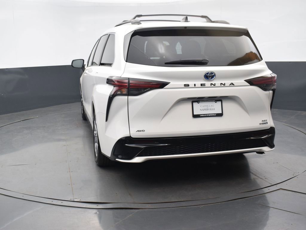 Used 2021 Toyota Sienna XSE w/ XSE Plus Package AWD/4WD image 5