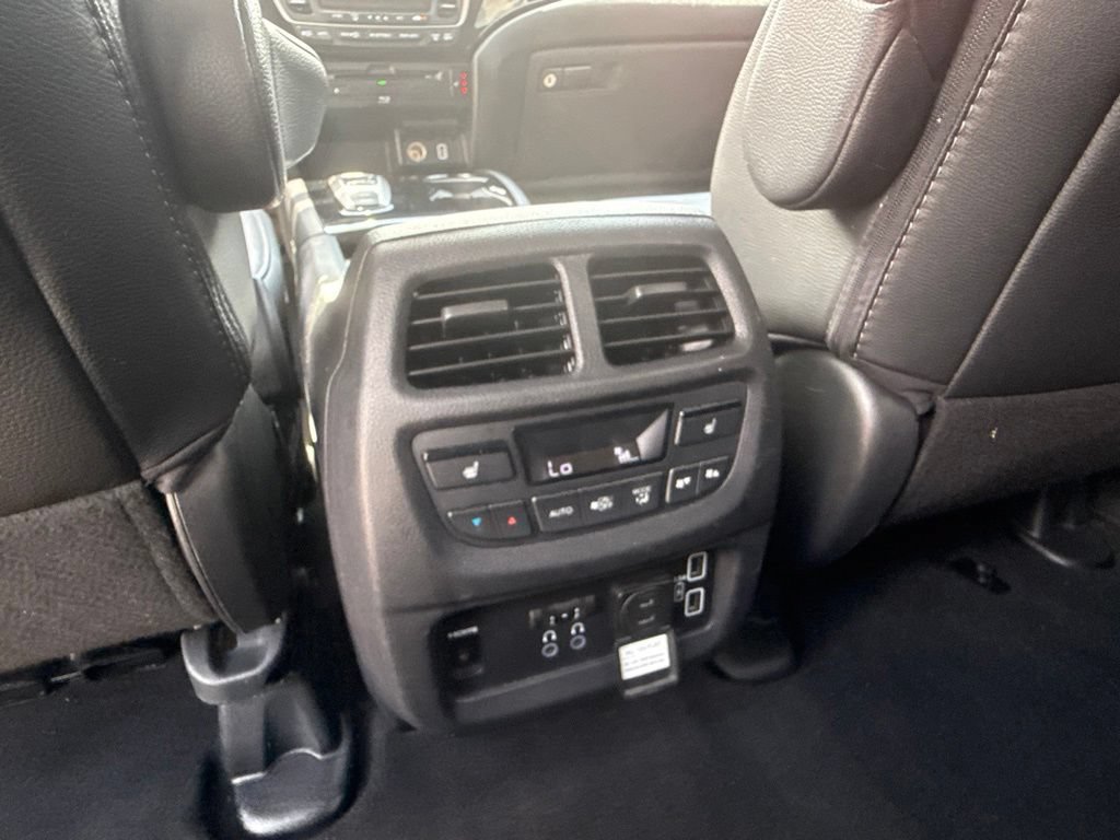 Used 2020 Honda Pilot Touring image 29