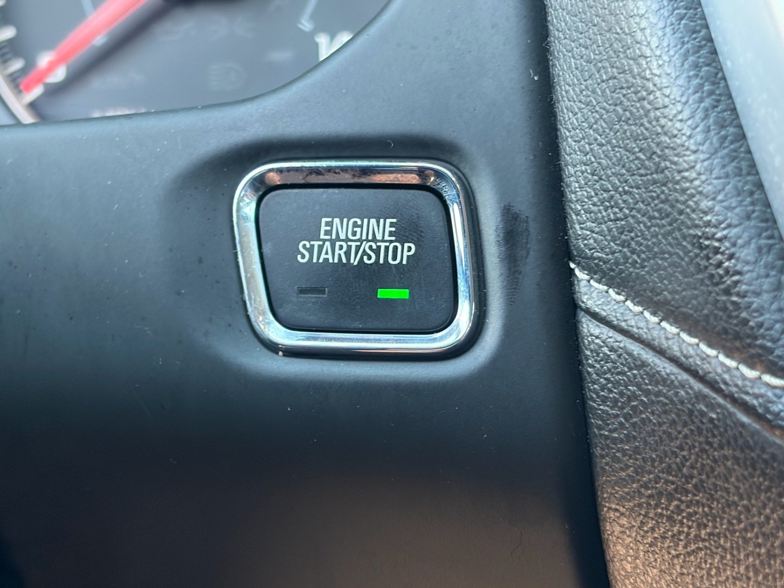 Used 2018 GMC Acadia SLE FWD image 25
