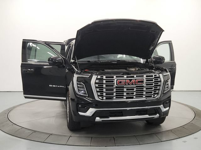 Used 2025 GMC Yukon XL Denali AWD/4WD image 11