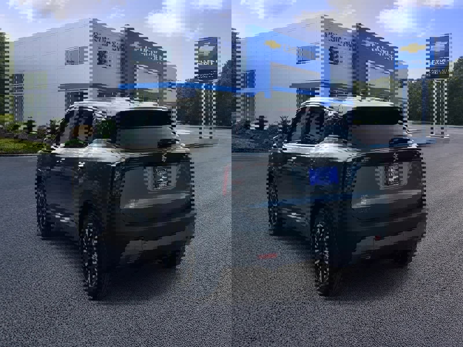 Used 2025 Nissan Kicks SV AWD/4WD image 4