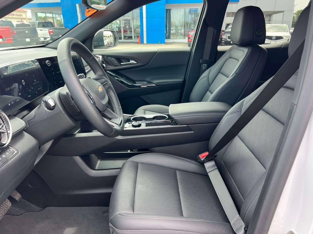 Used 2026 Chevrolet Equinox LT w/ Convenience Package II AWD/4WD image 14