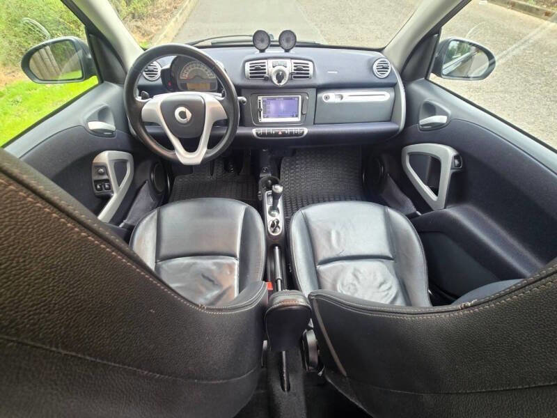 Used 2012 smart fortwo passion RWD image 14