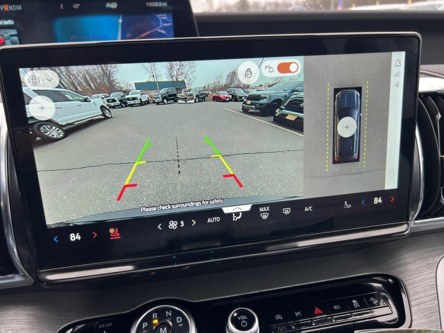 Certified 2025 Ford Expedition Max Platinum image 19