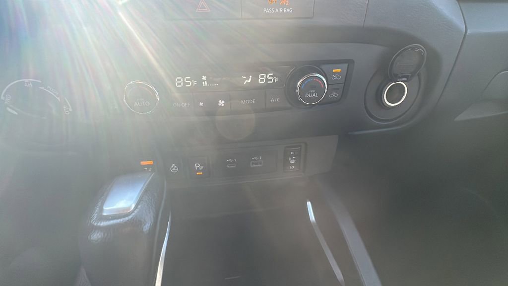 Used 2022 Nissan Frontier SV image 18